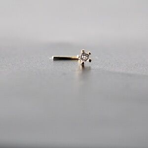 9kt Gold Nose Piercing with beautiful crystal tiny 9k gold mark NEW